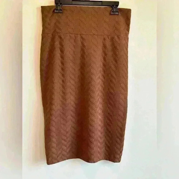 LulaRoe Brown Cassie Chevron Straight Pencil Skirt - Women’s Small 24 1/2” Long - Picture 2 of 6